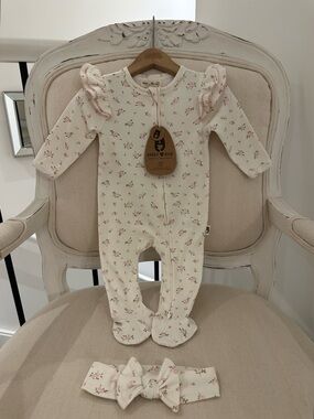 🦢 3~6 Mth Organic Cotton Victorian Floral Ruffled Baby Footie 2 Piece Set NWT